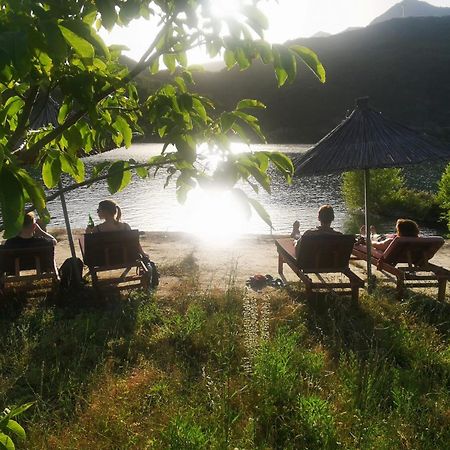 Agroturizem Hotel Vila Franceze Koman Εξωτερικό φωτογραφία