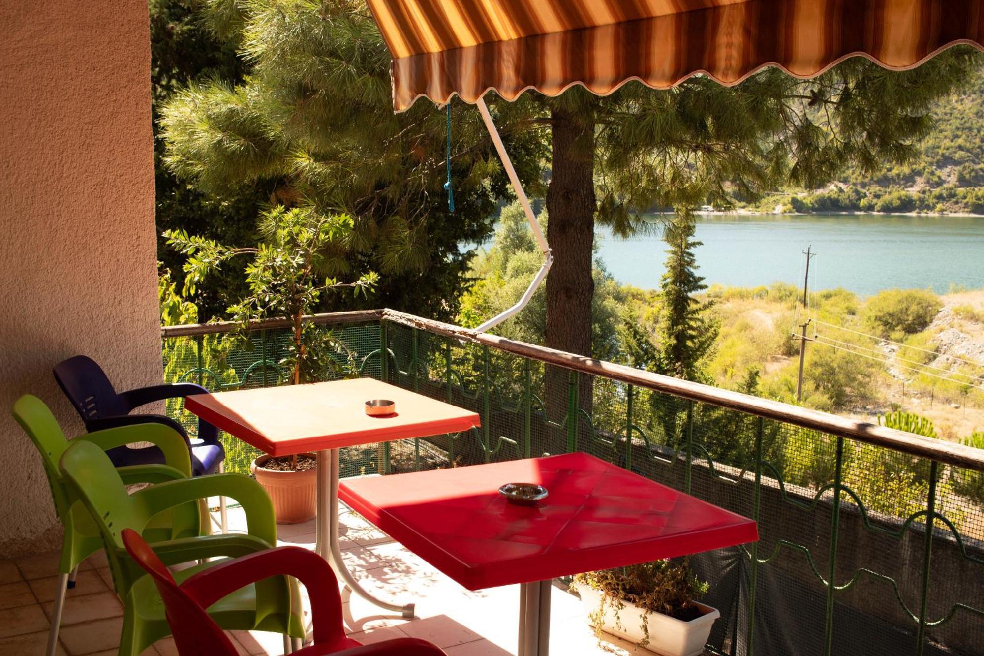 Agroturizem Hotel Vila Franceze Koman Εξωτερικό φωτογραφία
